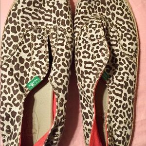 Sanuk Leopard Print Slip-On Shoe Sz 8
$15